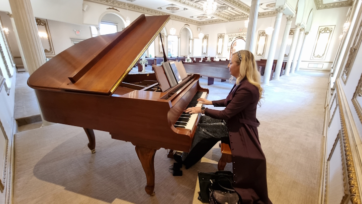 Pianist, Wedding Pianist, Winery Pianist